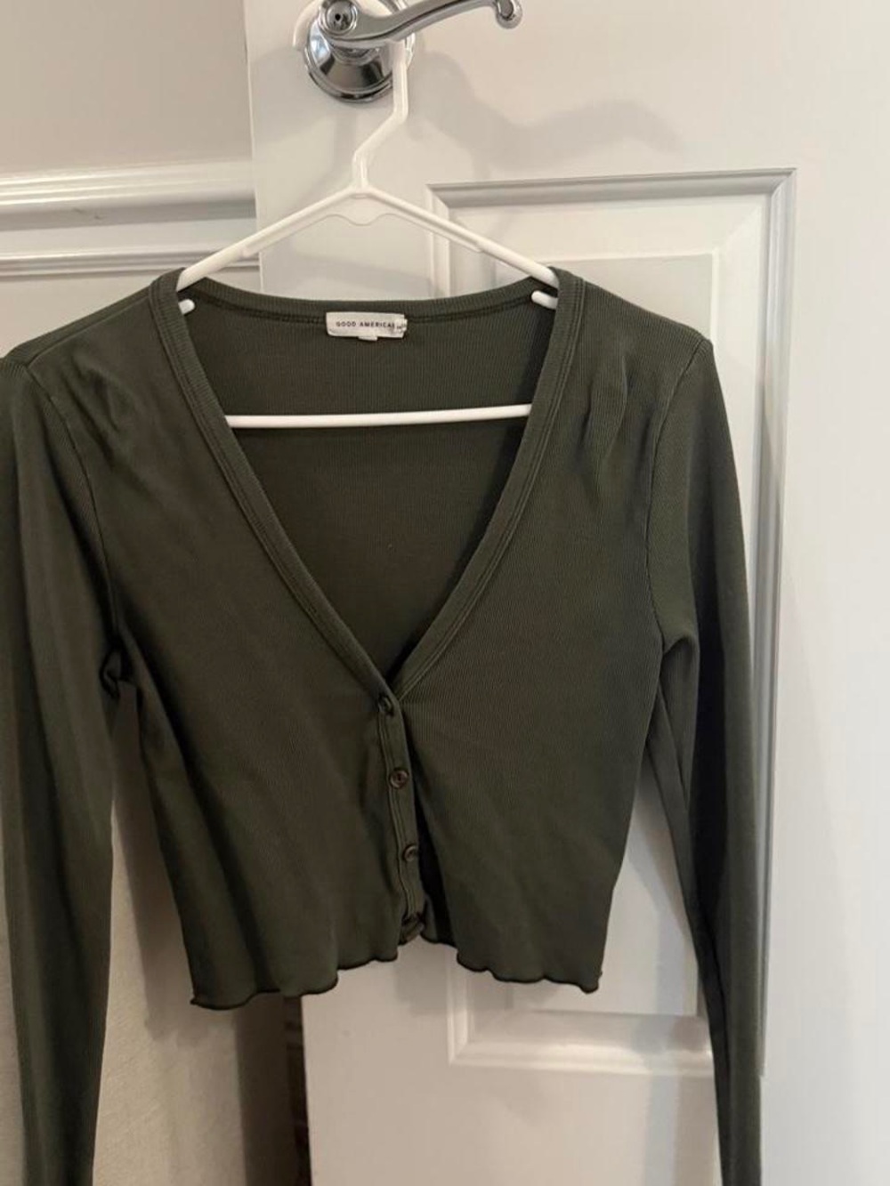 Good American Olive Ribbed Button-Front V-Neck Crop Top